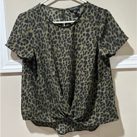 🐆Banana Republic Olive and Black Leopard Print Blouse - Picture 1 of 3